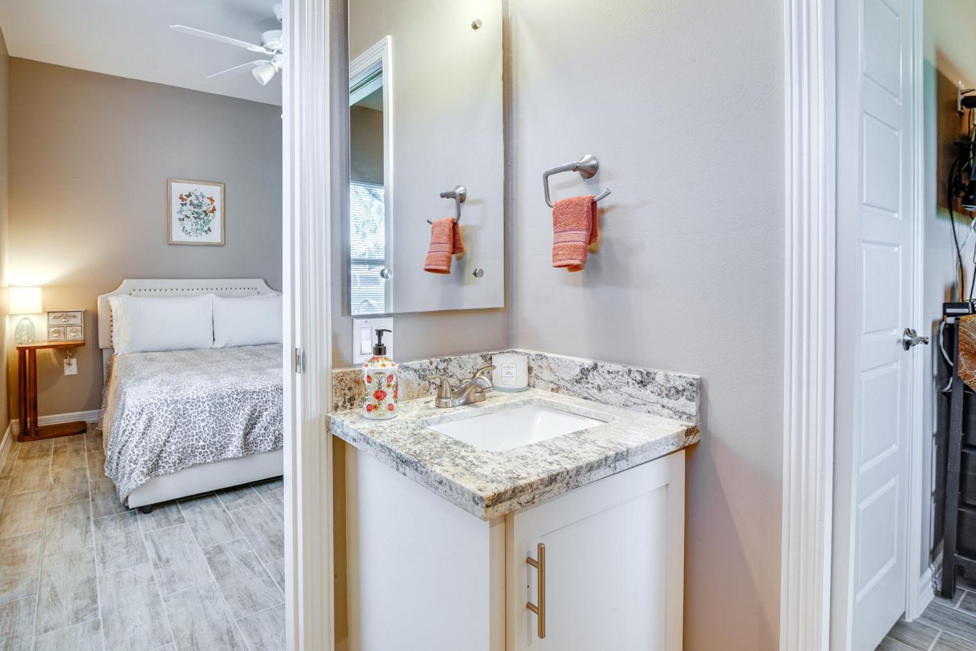 Pet-Friendly Brownsville Apartment With Yard! Kültér fotó